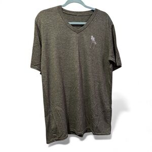 Gray cat paw holding flowers graphic v-neck tee Large